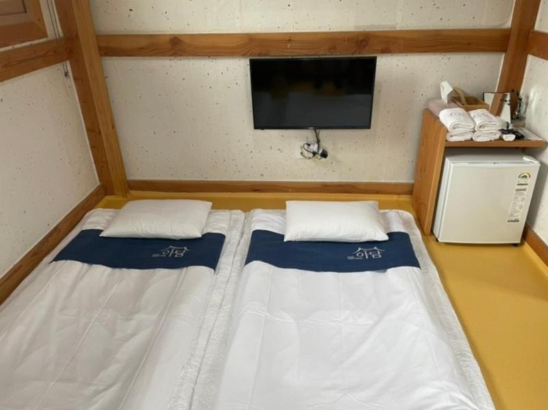 Adam Guesthouse Kjongdzsu Kültér fotó