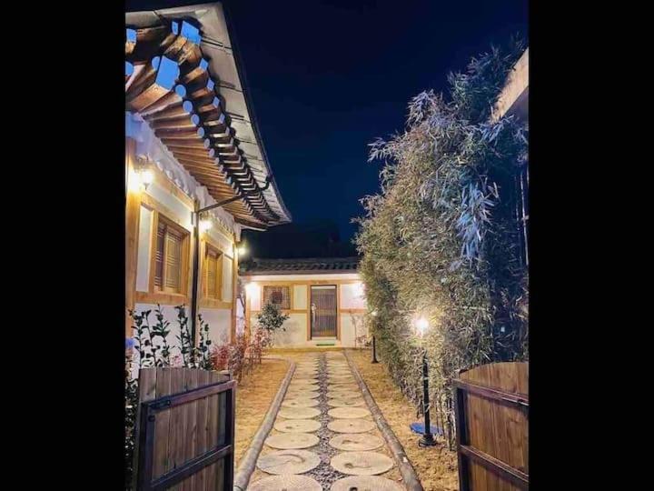 Adam Guesthouse Kjongdzsu Kültér fotó