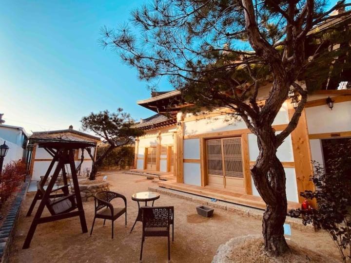 Adam Guesthouse Kjongdzsu Kültér fotó
