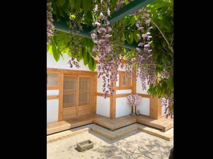 Adam Guesthouse Kjongdzsu Kültér fotó