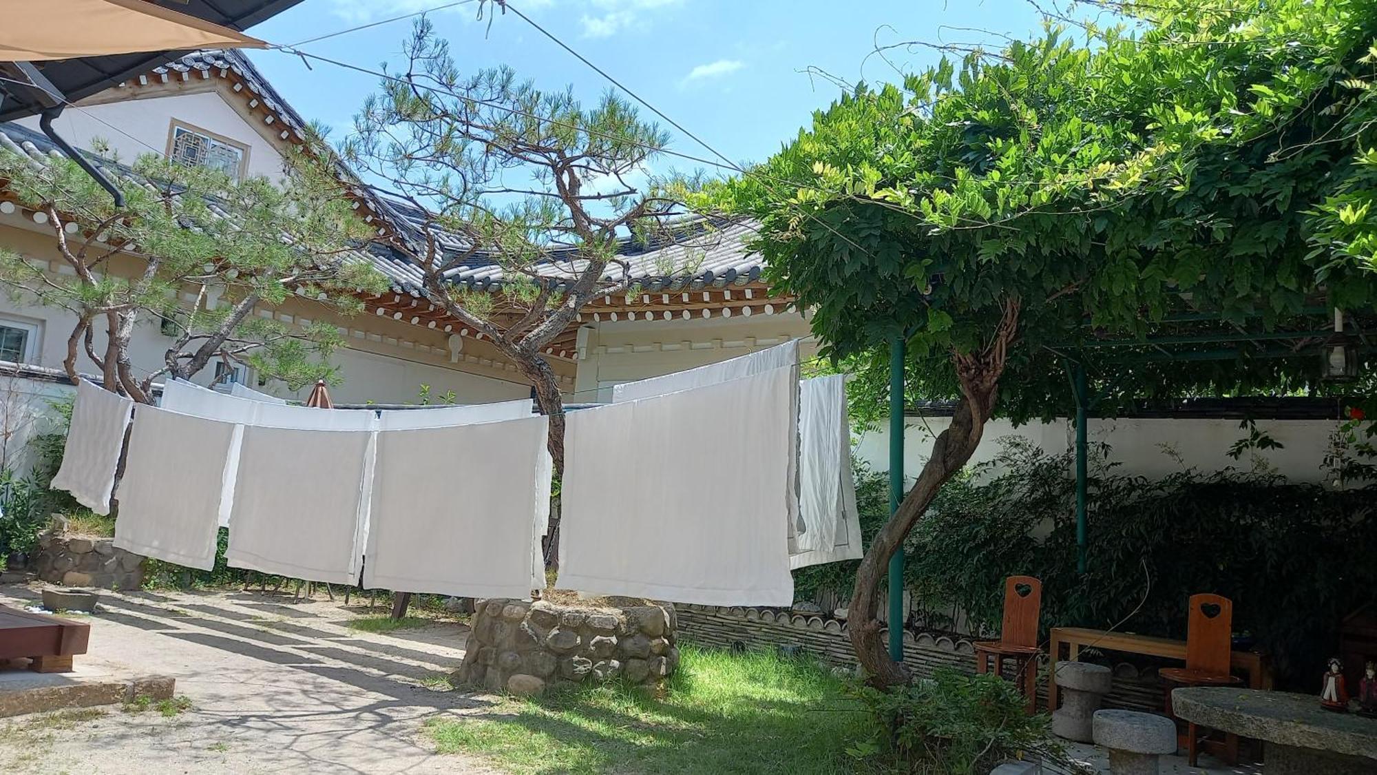 Adam Guesthouse Kjongdzsu Kültér fotó