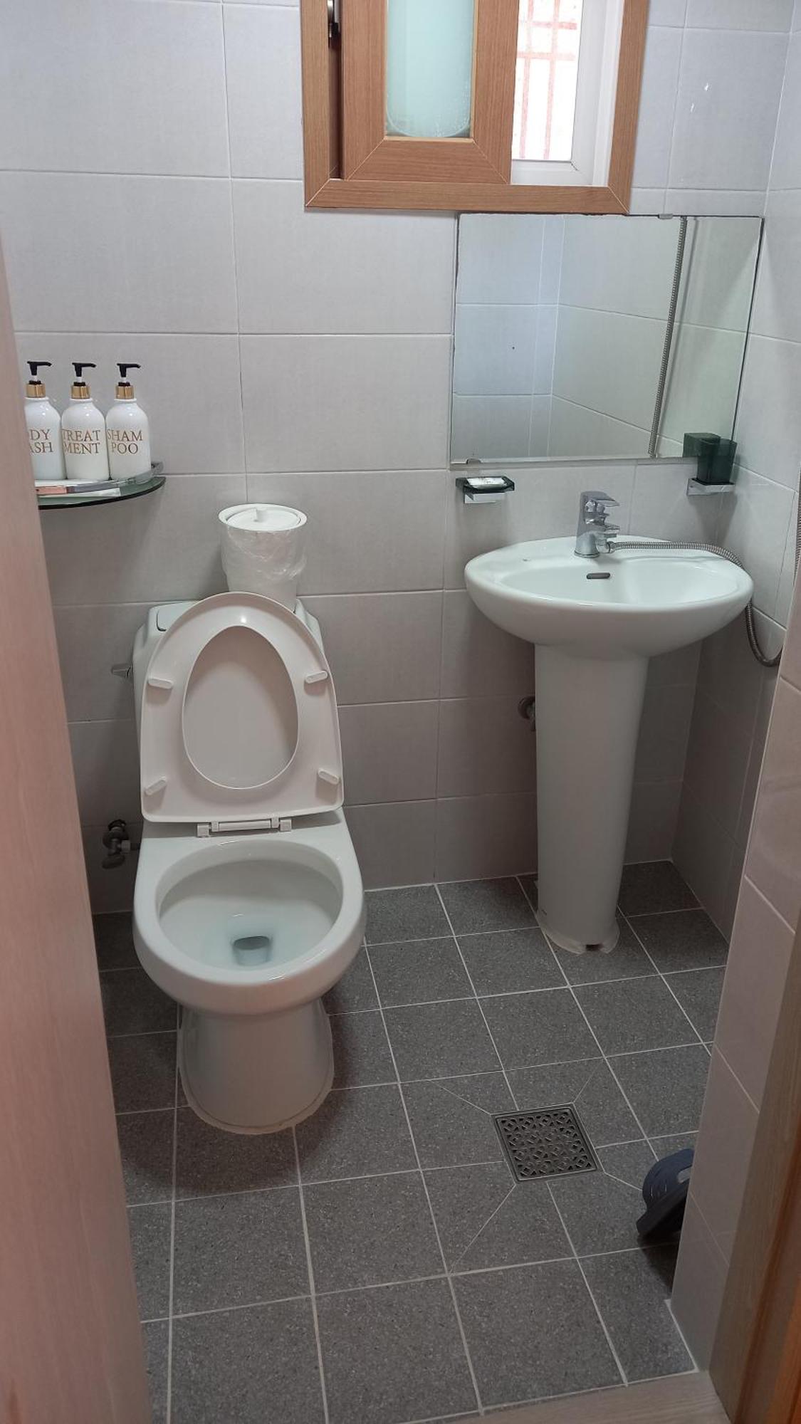 Adam Guesthouse Kjongdzsu Kültér fotó