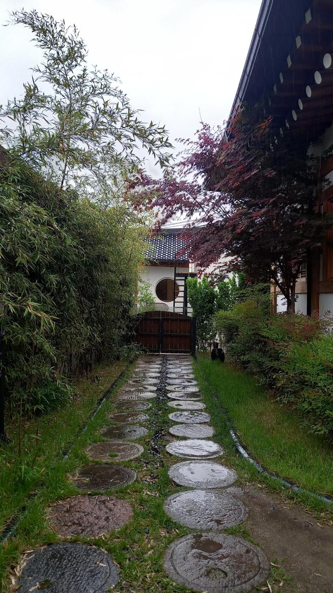 Adam Guesthouse Kjongdzsu Kültér fotó
